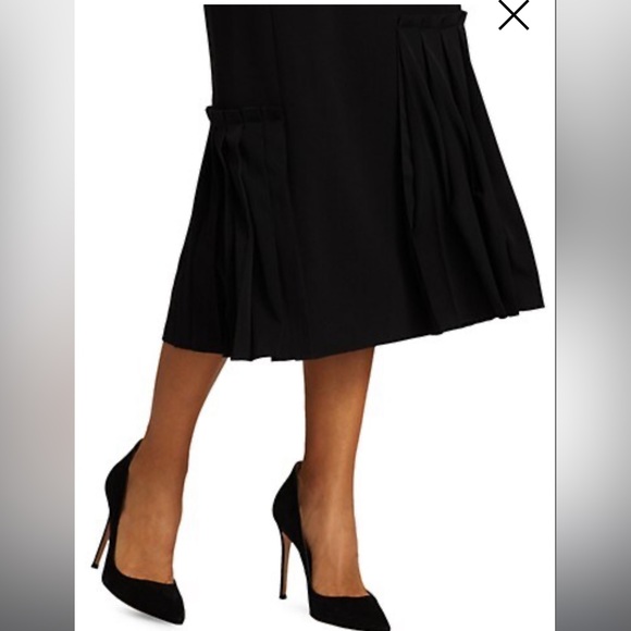 Max Mara black sleeveless boatneck pleat hem dress. 🆕 - Picture 6 of 10